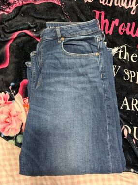 Women's Classic Midwash Blue Jeans
